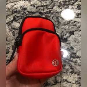Lululemon zipper pouch